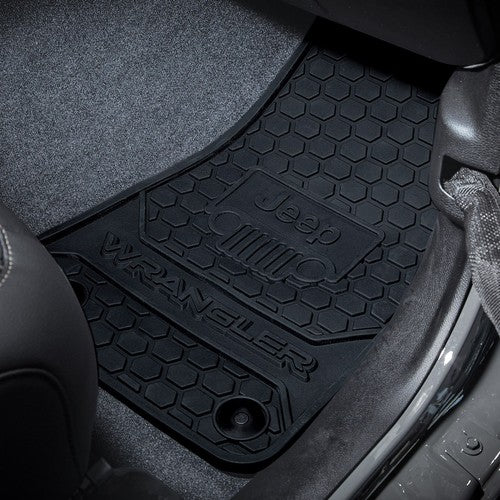 Plasticolor 001805R01  FLOOR MATS