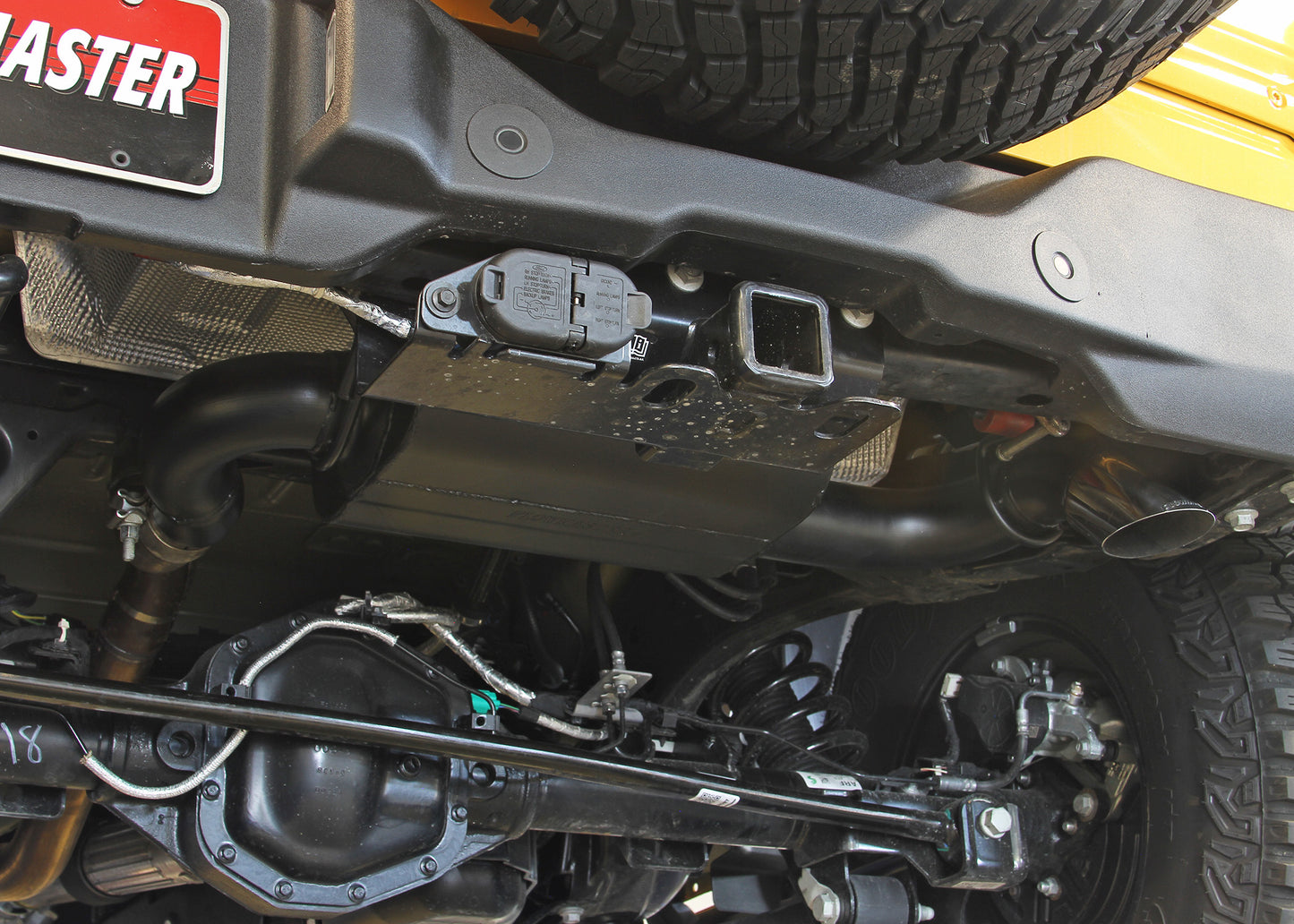 Flowmaster 818121 - Flowmaster American Thunder Axle-Back Exhaust System