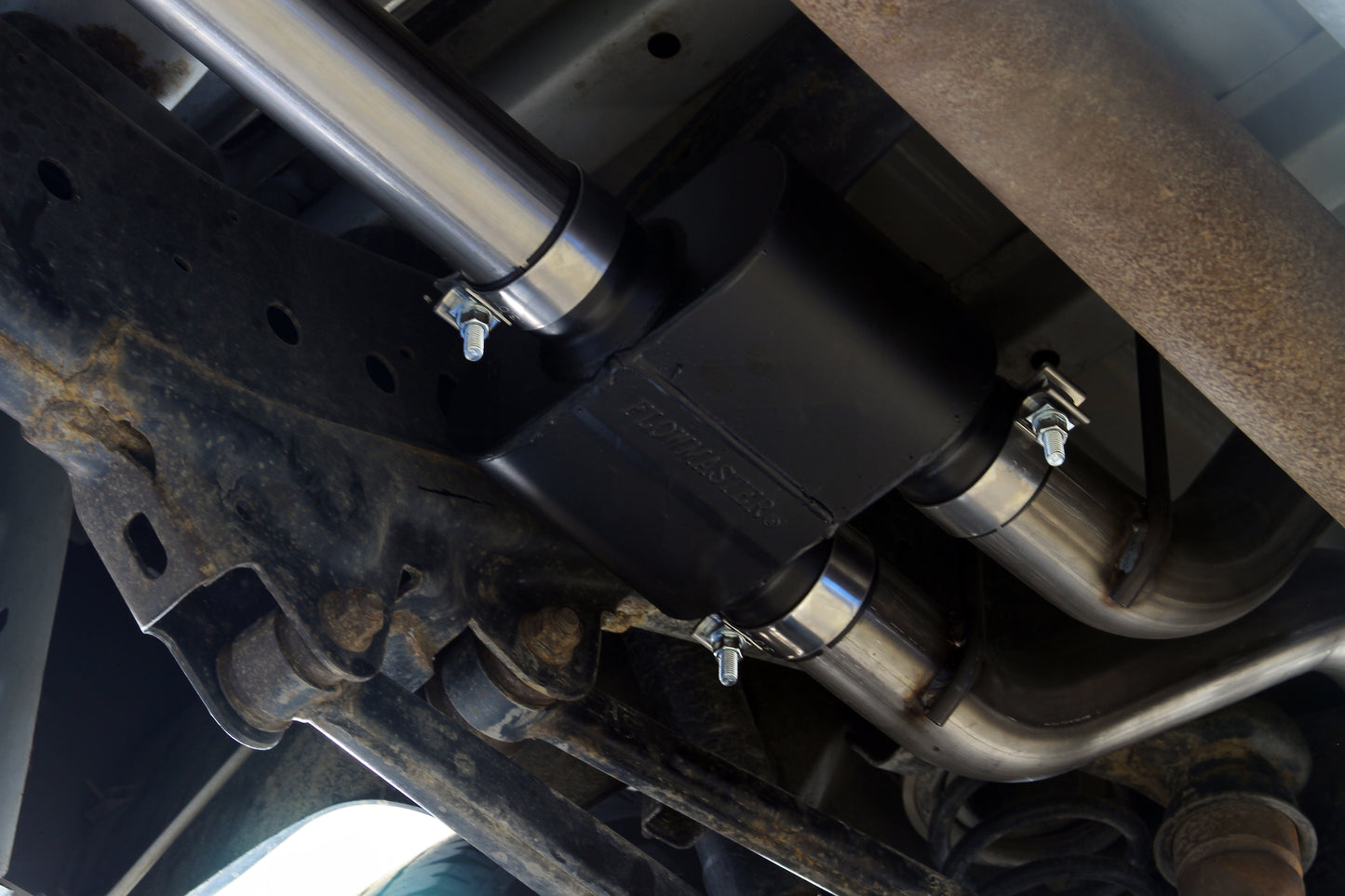 Flowmaster 817690 - Flowmaster Outlaw Cat-back Exhaust System