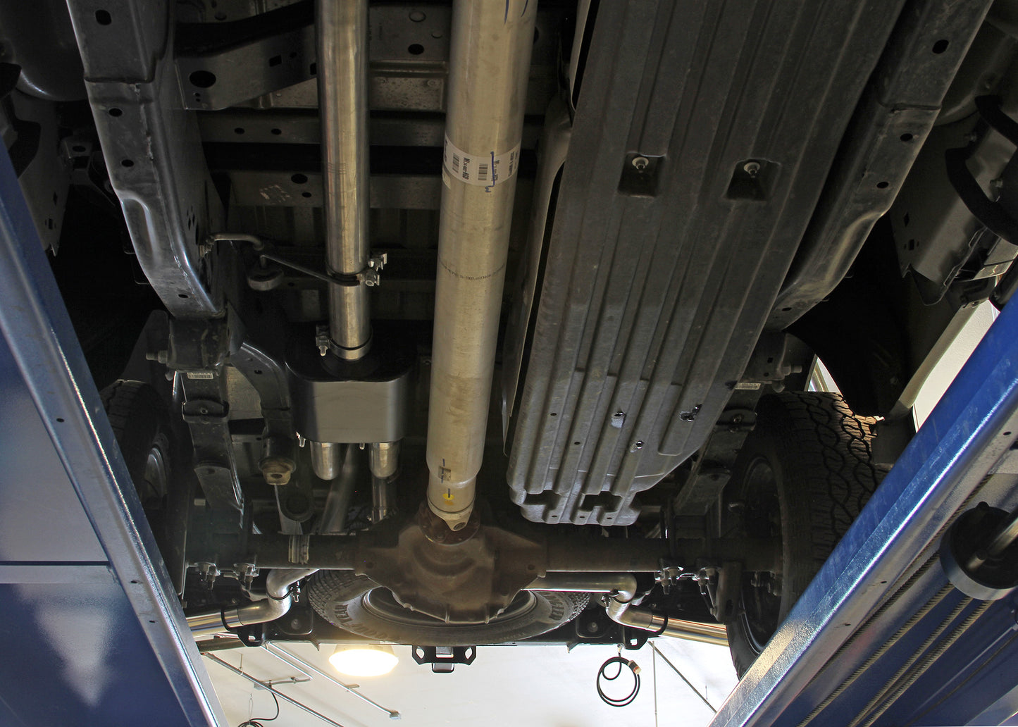 Flowmaster 817979 - Flowmaster American Thunder Cat-Back Exhaust System