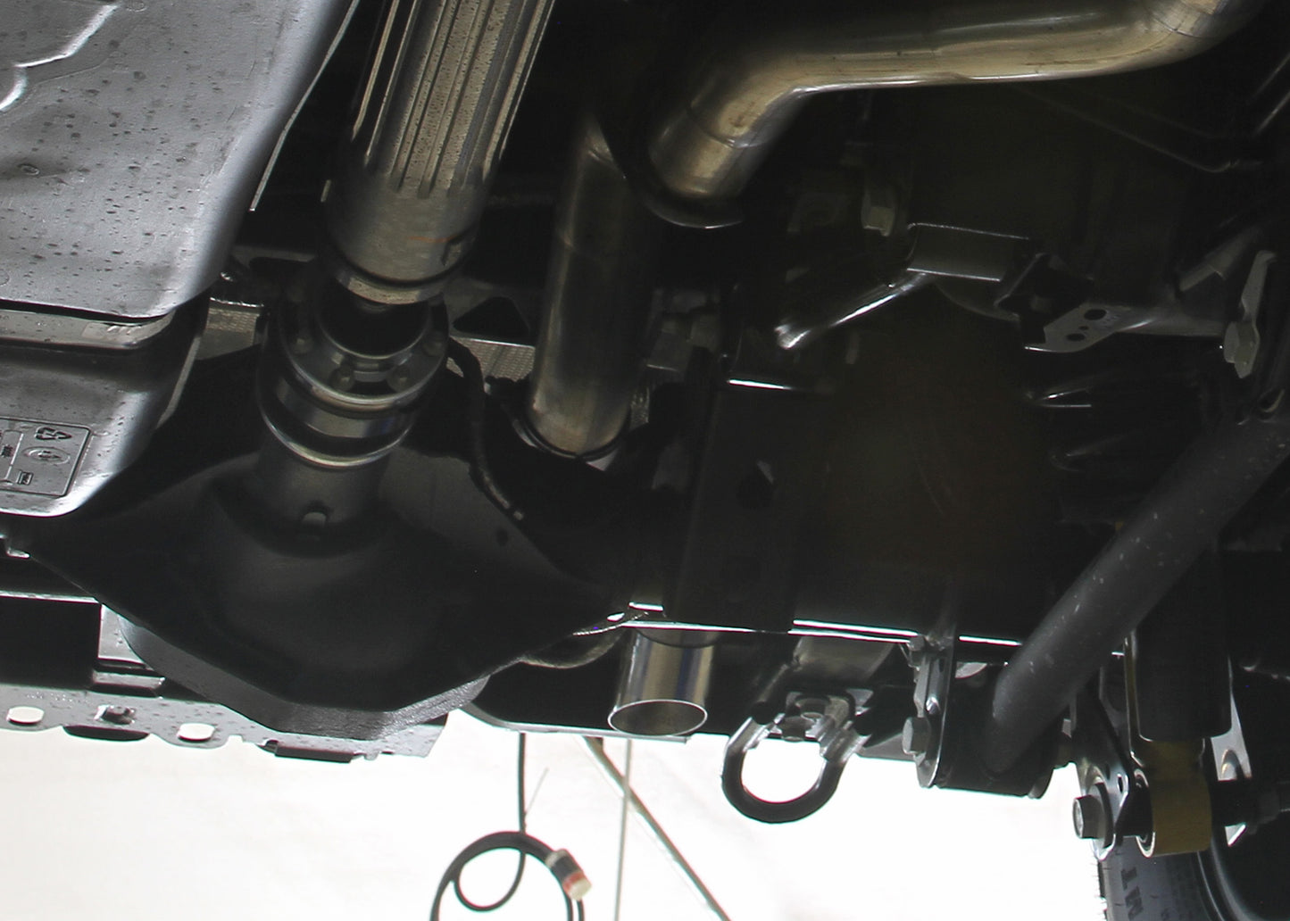 Flowmaster 818125 - Flowmaster Outlaw Axle-Back Exhaust System
