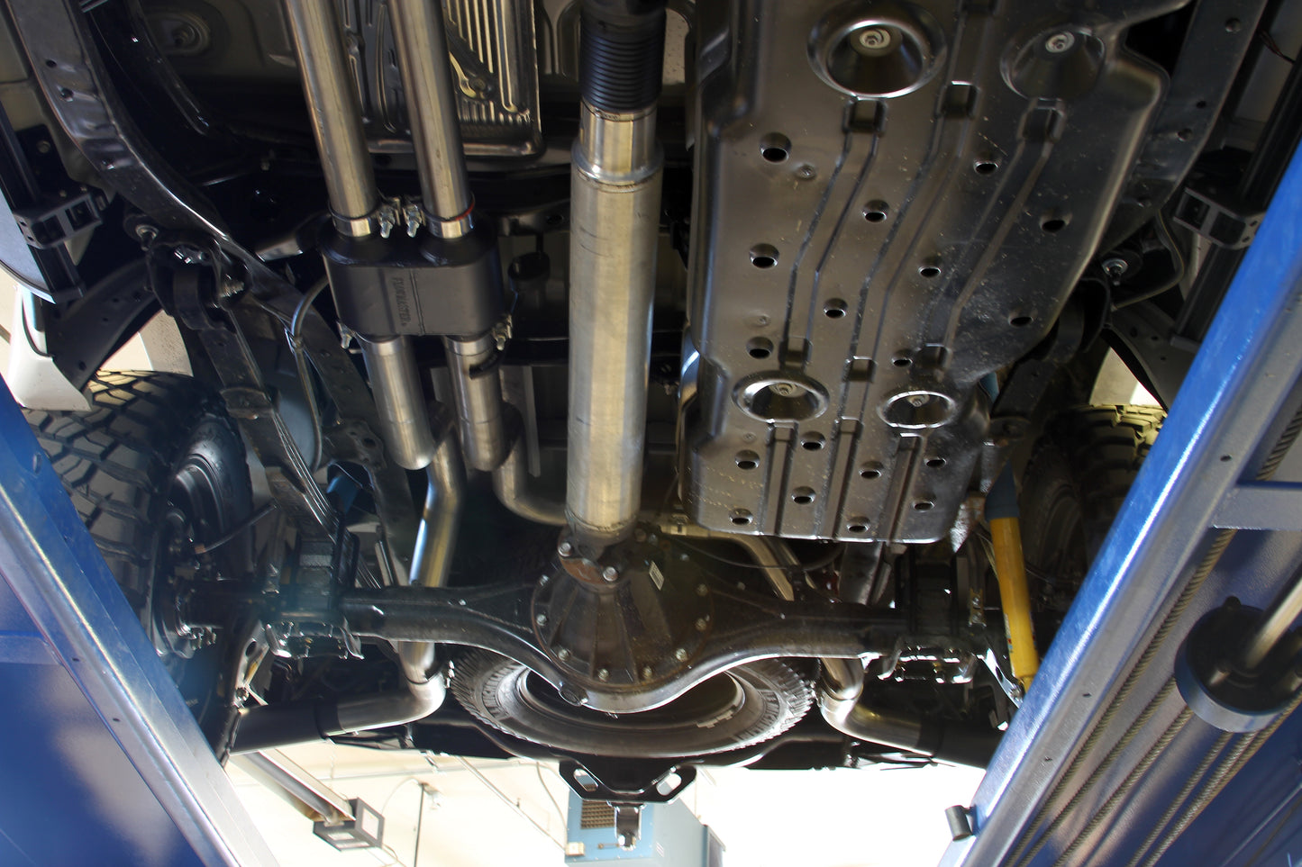 Flowmaster 817692 - Flowmaster Outlaw Cat-back Exhaust System