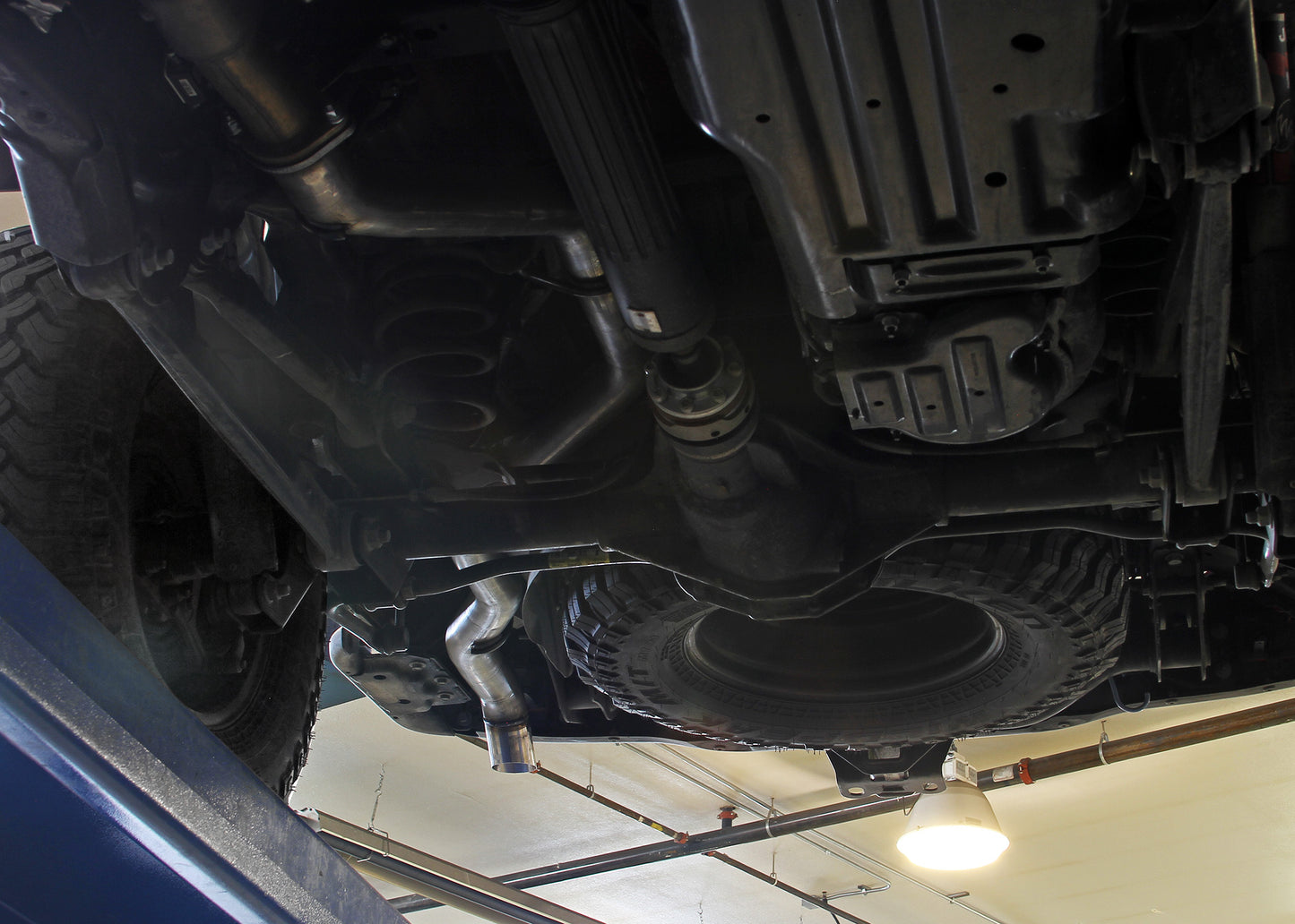 Flowmaster 818131 - Flowmaster American Thunder Cat-Back Exhaust System
